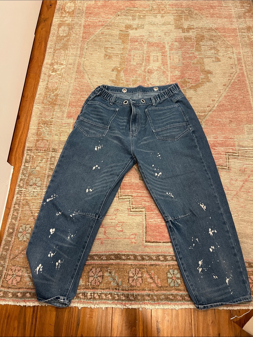 Relaxed Boyfriend Jeans in Dark Blue with Paint-Splatter Detail